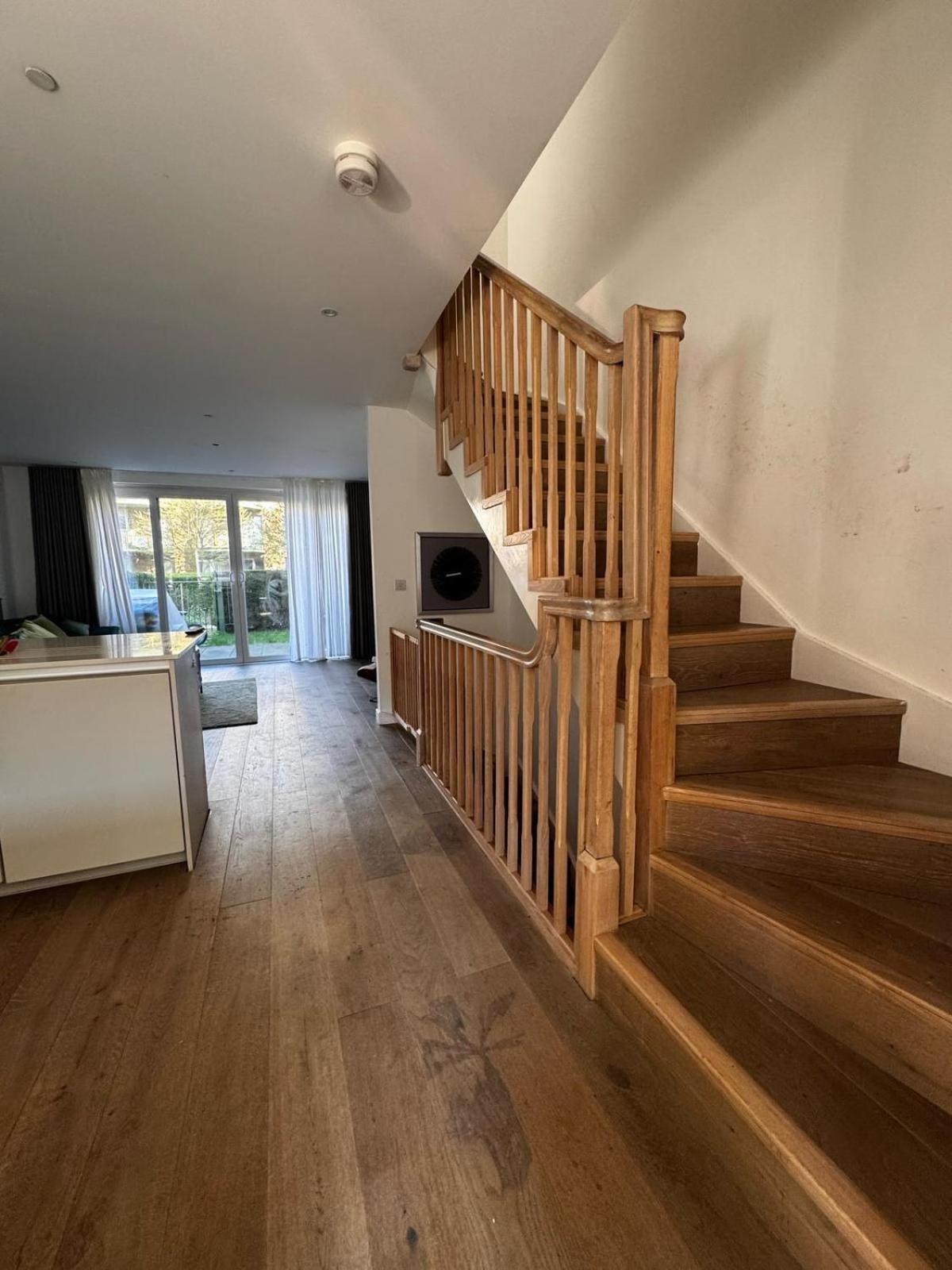 Modern 3 Bed 3 Bath House Near Greenwich * Londra