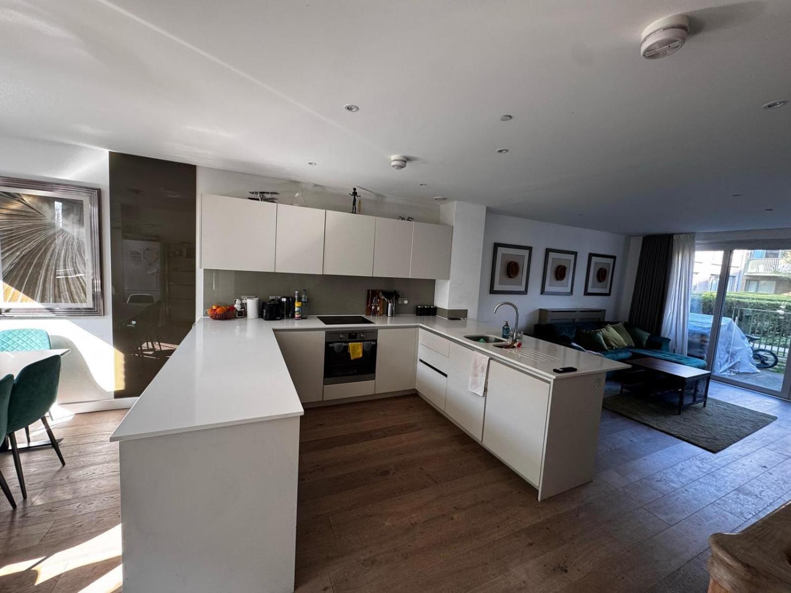 Modern 3 Bed 3 Bath House Near Greenwich * Londra