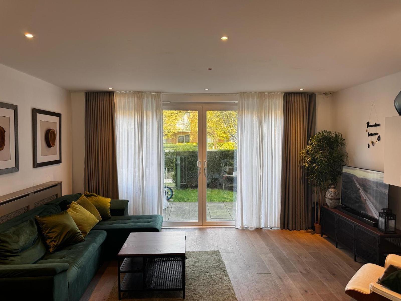 Modern 3 Bed 3 Bath House Near Greenwich * Londra